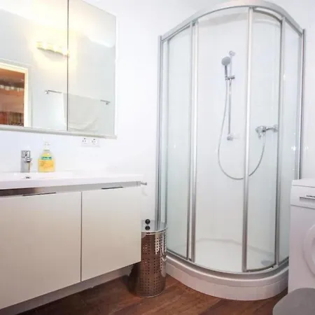 Cozy W A View & Own Garden 아파트 *