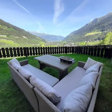 Cozy W A View & Own Garden Apartment Bad Gastein