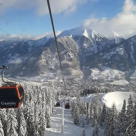 Cozy W A View & Own Garden * Bad Gastein